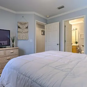 Beautiful Townhome Steps From Miramar Beach! Destin