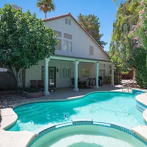 Brilliant 4 Bedroom House With Pool! Las Vegas